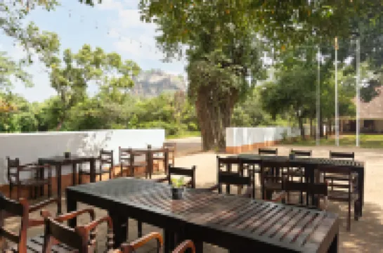 EKHO Sigiriya - 700 meters to Sigiriya Rock Hotels in Matale