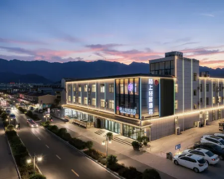 Weshang Light Residence Hotel (dengfengSongshan Shaolin Temple Scenic Spot) Hotels in Dengfeng