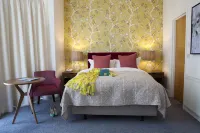 Sea Spray Hotel