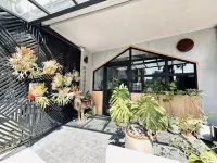 5Boat Sun Moon Lake Hotels near Longfeng Temple