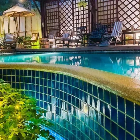 Silom Serene A Boutique Hotel Отели рядом с достопримечательностью «Станция MRT Силом»