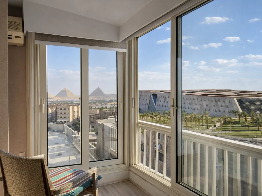 Pyramids & Gem View | Tamara's Luxury Giza Apartmt - Egipto