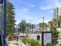 MetaWiseBnB Cronulla Beach Walk to Train & Shops Hotels in Cronulla