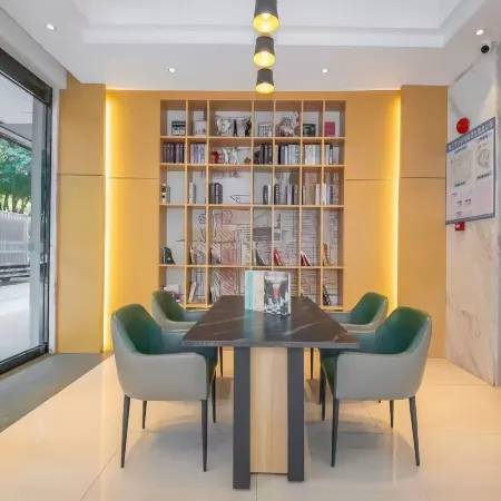 Minyi Express Hotel (Yangjiang Baili Plaza)