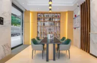 Minyi Express Hotel (Yangjiang Baili Plaza)