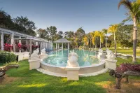 Lanna Inthan Hotel & Resort - Pools