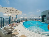 Beachfront Property with Balcony - 2-Star