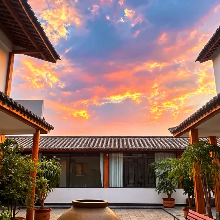 Mengzi Banshan Chuiyan · Courtyard Vacation Homestay