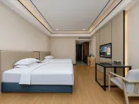 Luoding Star Hotel Hotele w: Luoding