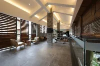 Panda Hotel (Dujiangyan Irrigation System Scenic Area & South Bridge) - palestra