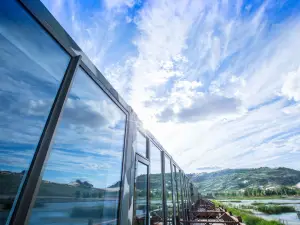Yulong Shahu Container Hot Spring Hotel