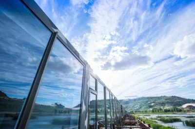 Yulong Shahu Container Hot Spring Hotel Hotels in 