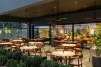 Radisson RED  Izmir Point Bornova - servizio colazione