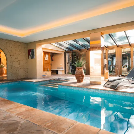 El Refugio Apartments & Villa