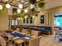 Golden Tulip Essential Belitung - breakfast