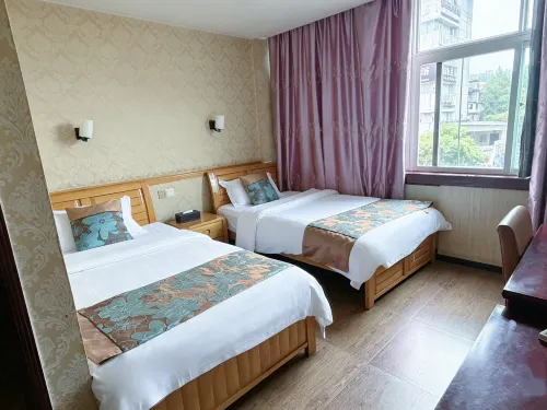 Summer Hotel
