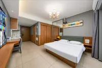 Yueshang Hotel (Xuchang College East High-speed Railway Station) - Balkoner