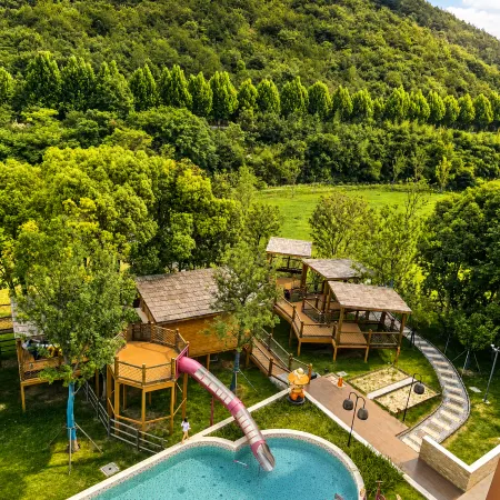 Luxury Creek Aranya Jiguang Pianyu, Lujiang Отели в г. Луцзян