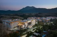 Yilong Holiday Hotel (Wanning Xinglong Tropical Garden Branch) - Mountain view