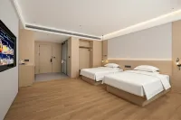 Yunqi Peak Realm · Qiyue Hotel (Xingyi Wanfenglin Airport Branch)