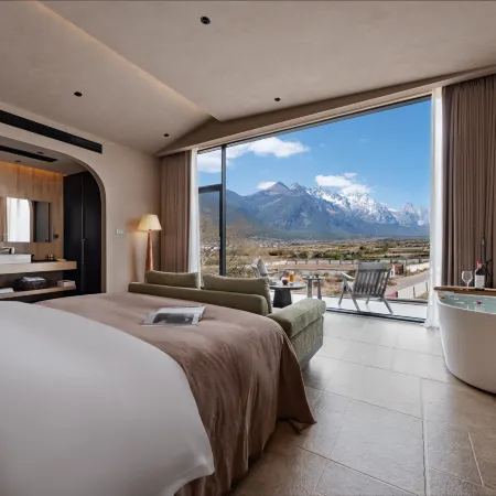 LUZBAISHA Wild Luxury Homestay | Mountain Snow Bank, Sunrise Golden Peak (Baisha, Lijiang)