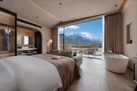 LUZBAISHA Wild Luxury Homestay | Mountain Snow Bank, Sunrise Golden Peak (Baisha, Lijiang) - سبا