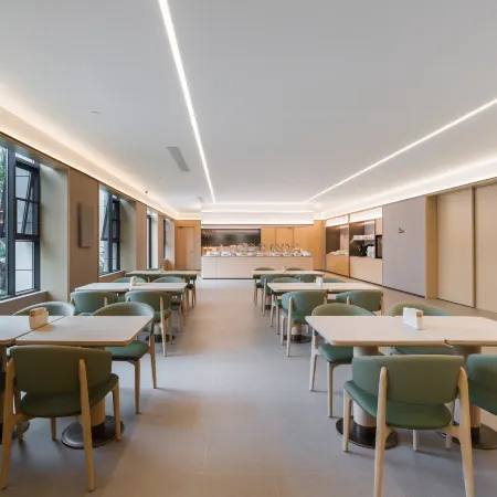 JI Xiaogan Yunmeng Chuwangcheng Avenue Hotel