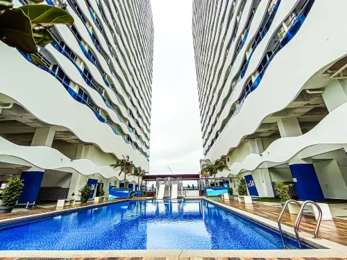 Signature Loft at The Wave by HCK