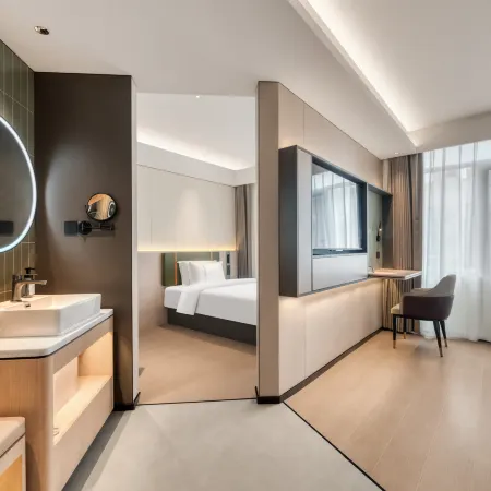 Feimu Movie Hotel (Taizhou East Business District City Central Hospital)