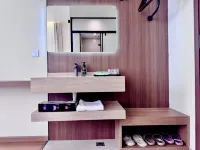 Leisure accommodation by the bridge - غرفة مطلة على الجبل