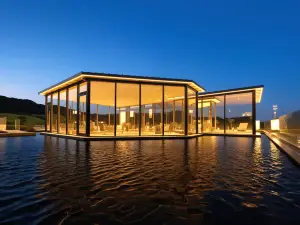Luxman SEMAN · Cloud Horizon Infinity Pool Panoramic Designer Homestay