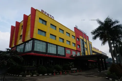 M One Hotel & Resort - breakfast