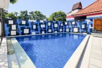 RedDoorz @ Putri Inn Homestay Sanur - Private Pools