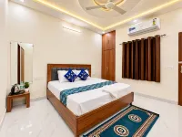 Shree Hanumat Kripa Dham - balcone