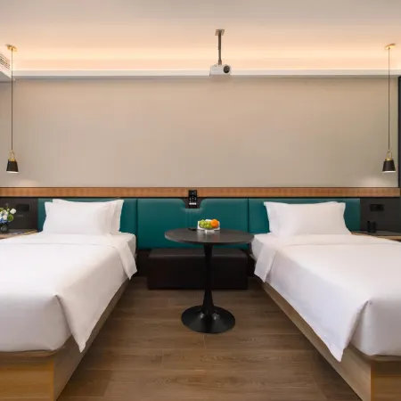 Yizhi Hotel (Ma'anshan Golden Eagle International Shopping Plaza)