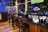 Atrium Hotel and Suites DFW Airport - bar