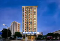 REZEN HOTE (Guiyang Longdongbao International Airport Sasseur Outlets) - 4 звезды