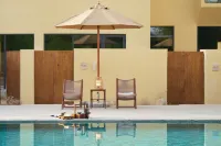 Dunjiang Jianmo Resort Homestay (Mingsha Mountain & Crescent Spring Branch) - С бассейном