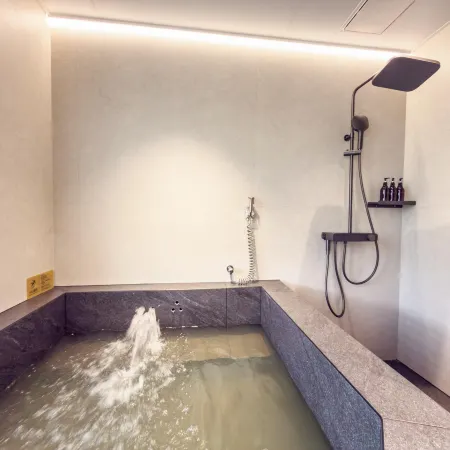 Yuexin Mountain View Hot Springs Homestay