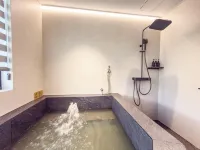 Yuexin Mountain View Hot Springs Homestay - Hot Springs