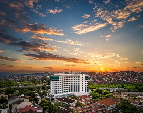 Grand Candi Hotel - bar