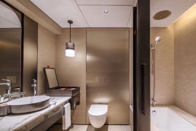 プレミア ダブルルーム ダブルベッド2台 バルコニー付き マリーナベイビュー スイソテル ザ スタンフォードの写真