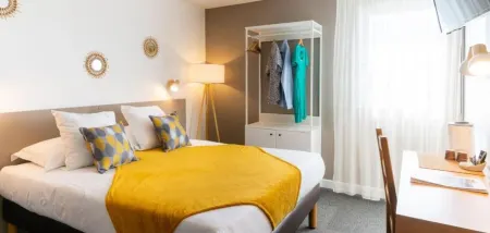 The Originals City, Hôtel le Pavillon, Béziers Est Отели рядом с достопримечательностью «Plage Portiragnes»