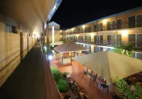 Stay at Alice Springs Hotel Hotels in Элис Спрингс