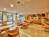 Provista Hotel Hotels near Express Bus Terminal Station