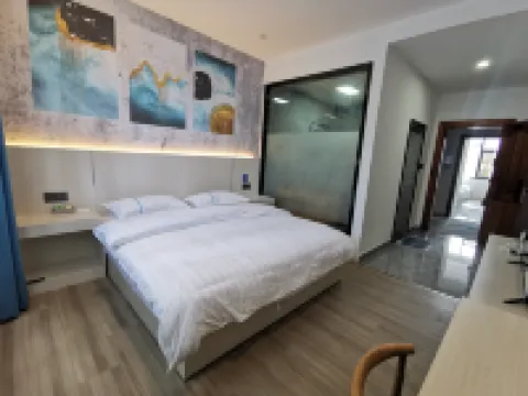 โรงแรมบ่อน้ำพุร้อนชวน รุ่ยลี่ โรงแรมในรุ่ยลี่
