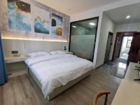 โรงแรมบ่อน้ำพุร้อนชวน รุ่ยลี่