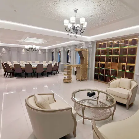 Vienna Hotel (Rongjian Building, He County, Ma on Shan)