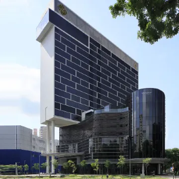 Momentus Hotel Alexandra Отели рядом с достопримечательностью «Станция MRT Clementi»