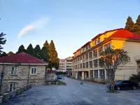 Lushan Sanatorium of the National People's Congress Hotels near Xingzi Passenger Transport Terminal